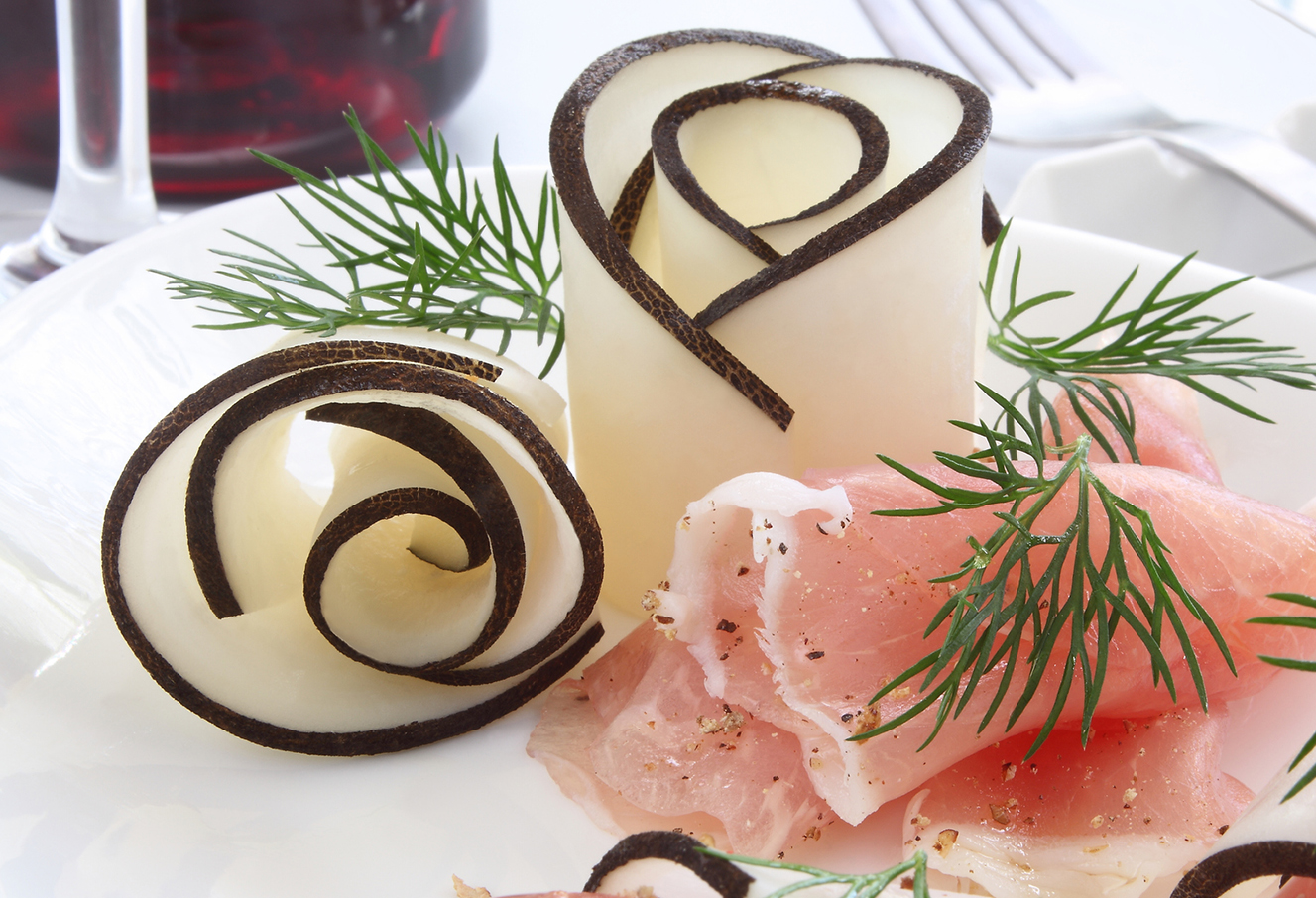 Black Friday Recept: Zwarte Rammenas Rolletjes